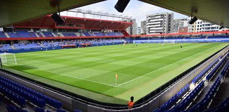 世体：市政府今天还会派人考察诺坎普，巴萨将确定战瓦伦球场